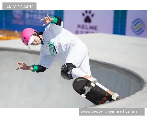 西安飞盘队在运动世界滑板锦标赛中的团队协作表现分析与点评 西安飞盘队在运动世界滑板锦标赛中的团队协作表现分析与点评